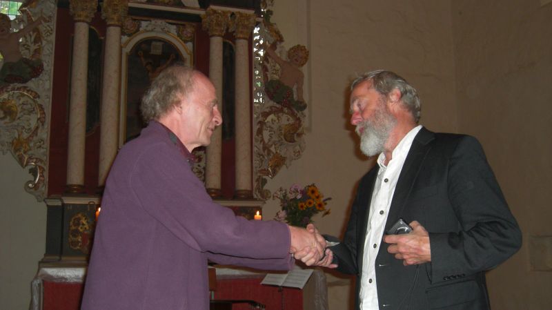 Pastor Litzendorf bedankt sich bei Patricio Zeoli